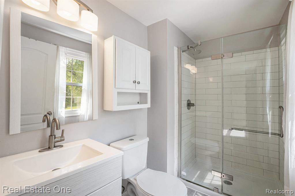 4799 Gamber Drive, Troy, MI 48085 — Photo 17
