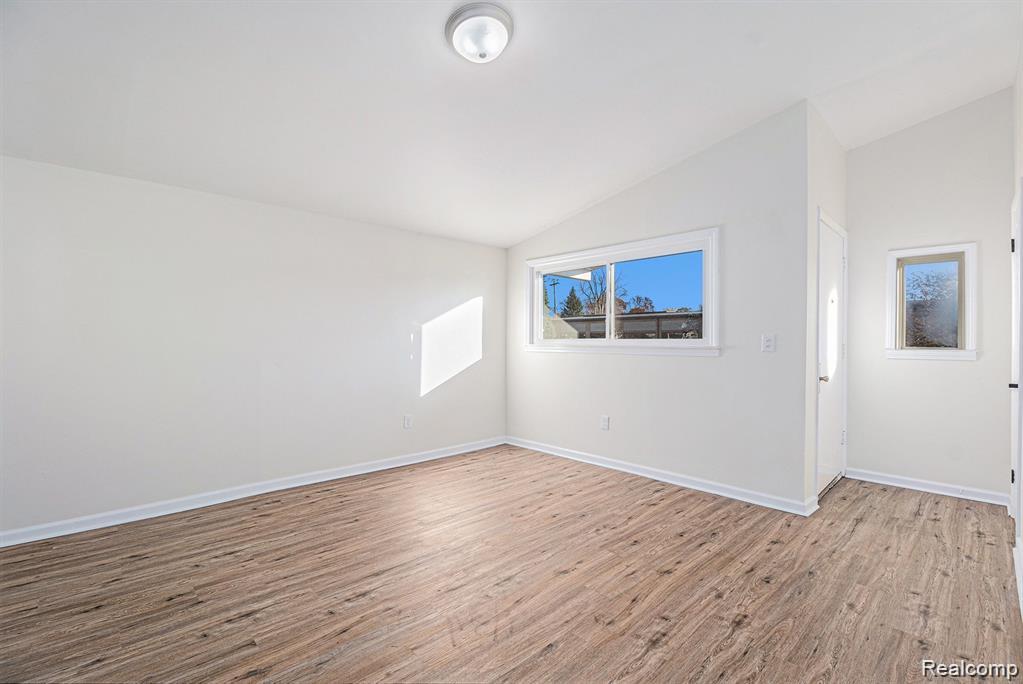 408 W Jarvis Avenue, Hazel Park, MI 48030 — Photo 6