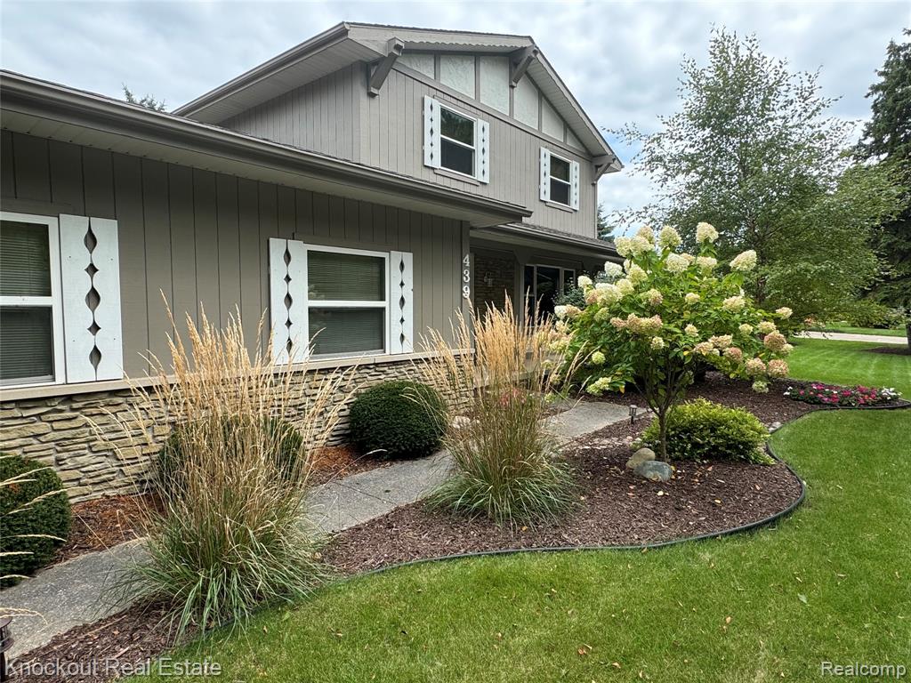 439 Churchgrove Road, Frankenmuth, MI 48734 — Photo 2