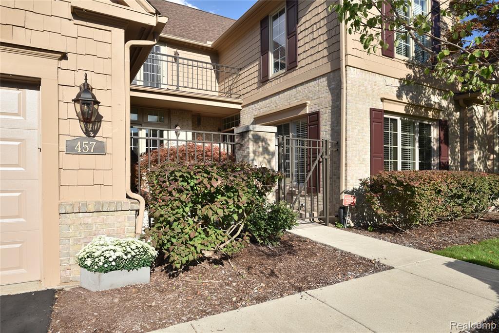 457 Cambridge Way, Bloomfield Hills, MI 48304 — Photo 2