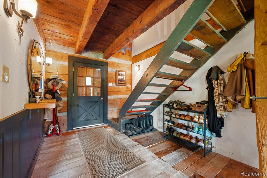 1653 INDIAN GARDEN Lane, Milford, MI 48380 — Photo 57