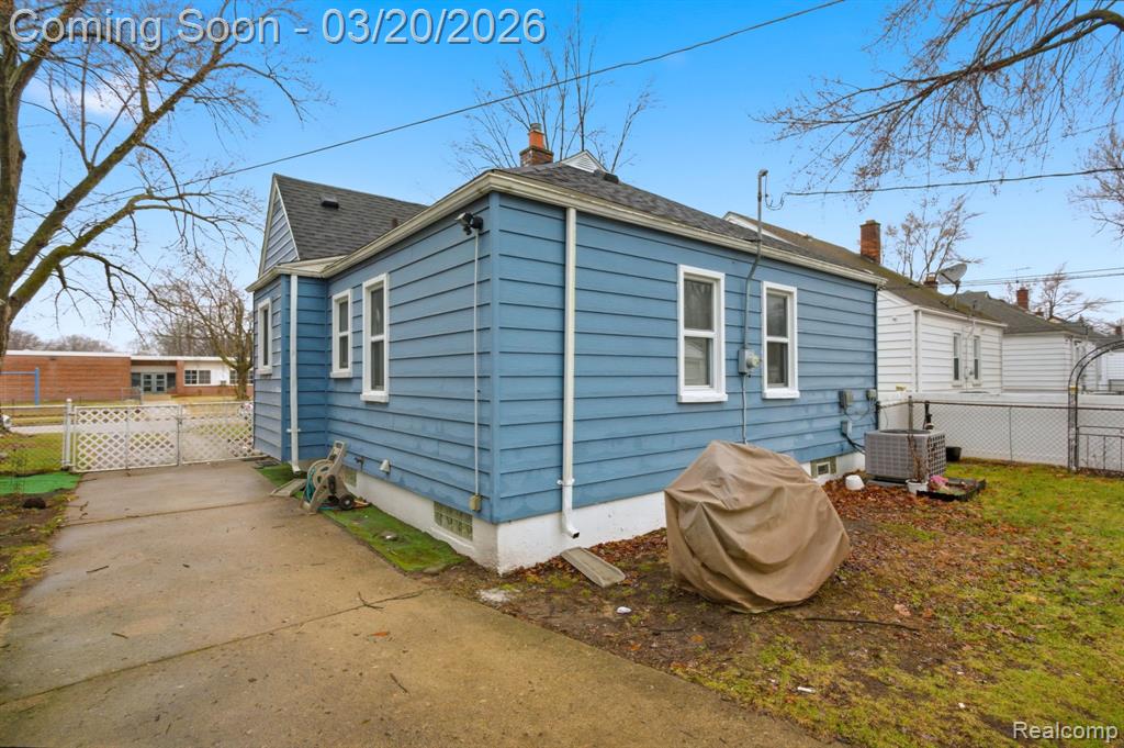 17630 Brady, Redford, MI 48240 — Photo 33