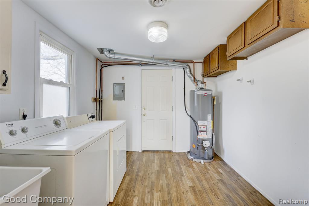 555 E Mahan Avenue, Hazel Park, MI 48030 — Photo 12