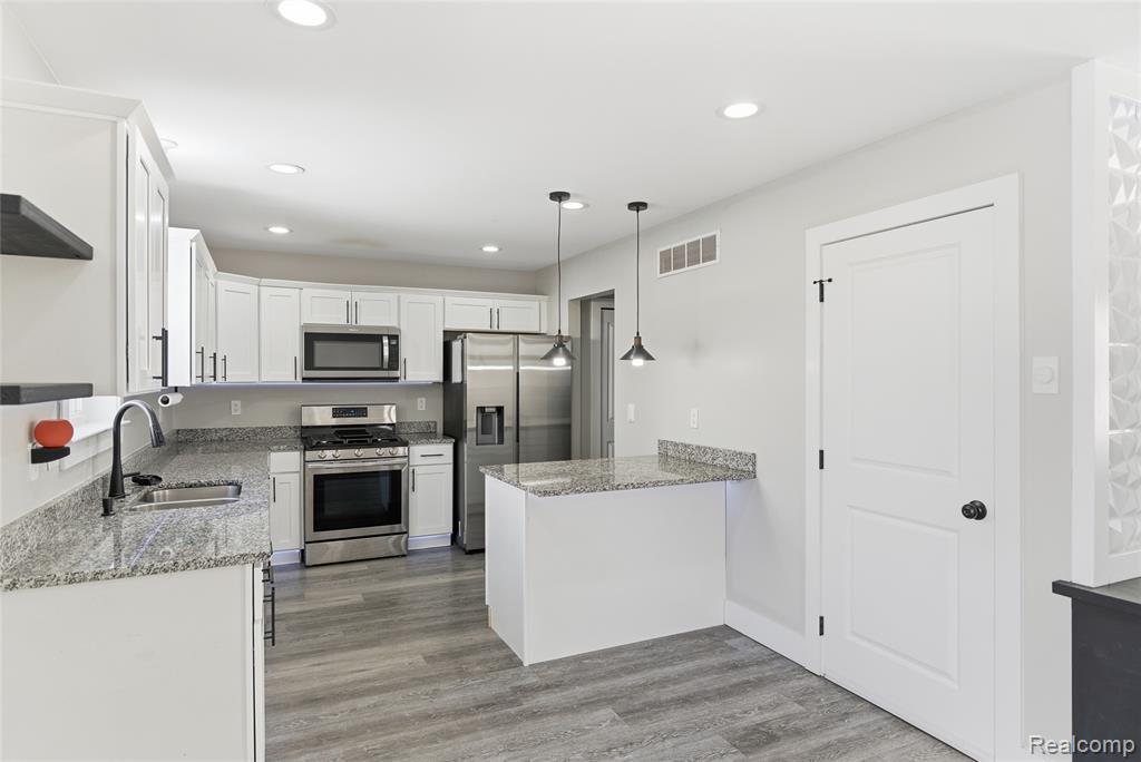 507 E Muir Avenue, Hazel Park, MI 48030 — Photo 11