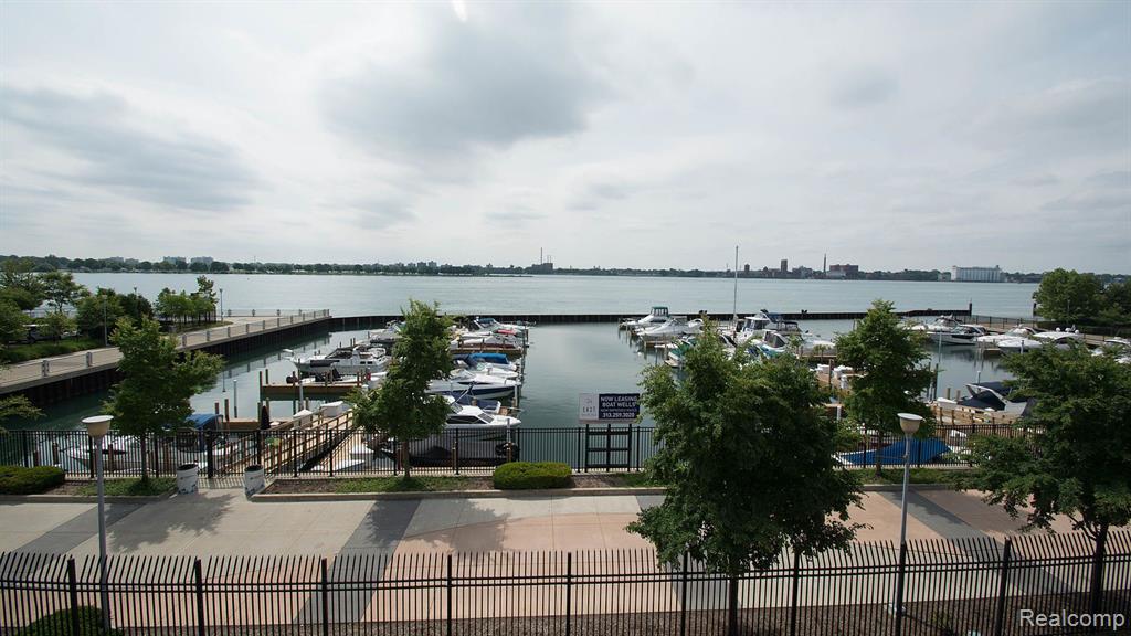 250 E HARBORTOWN Drive, 49/511, Detroit, MI 48207 — Photo 3