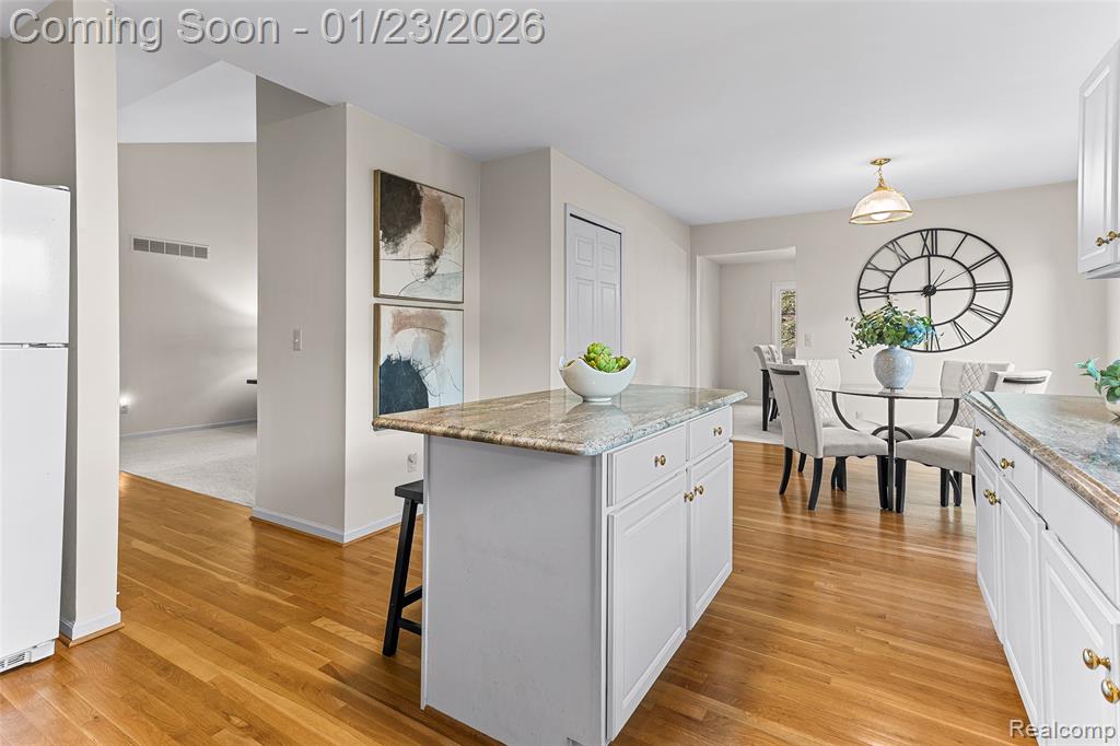 6425 Southpointe Drive, Troy, MI 48085 — Photo 12
