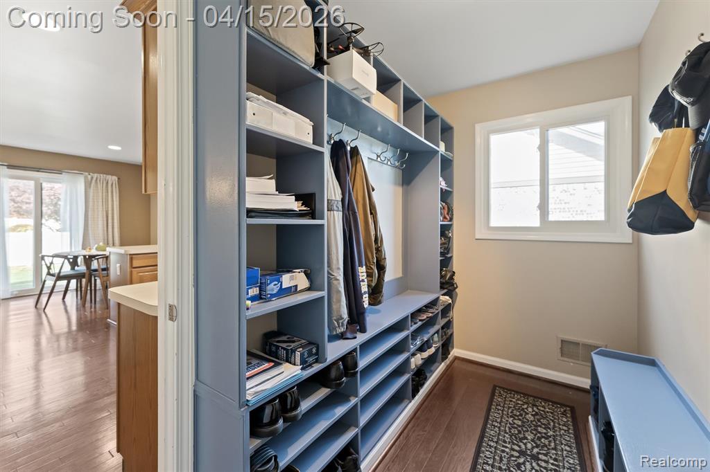 7715 Cherrywood Drive, Westland, MI — Photo 11