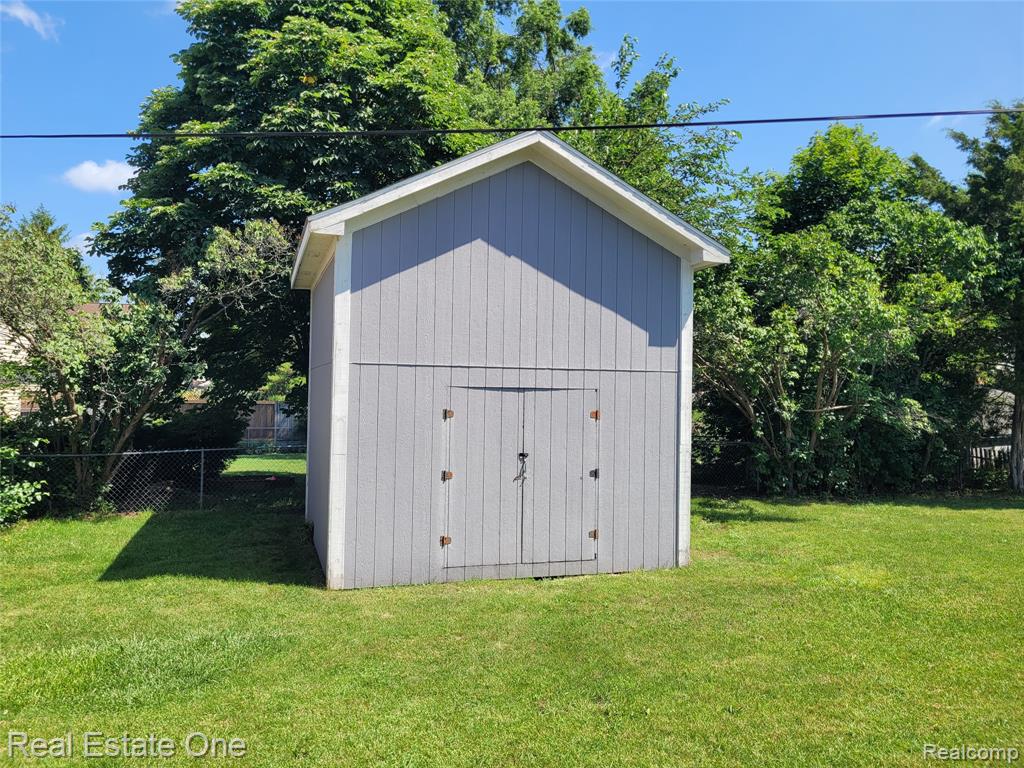 4212 Halkirk Drive, Waterford, MI 48329 — Photo 25