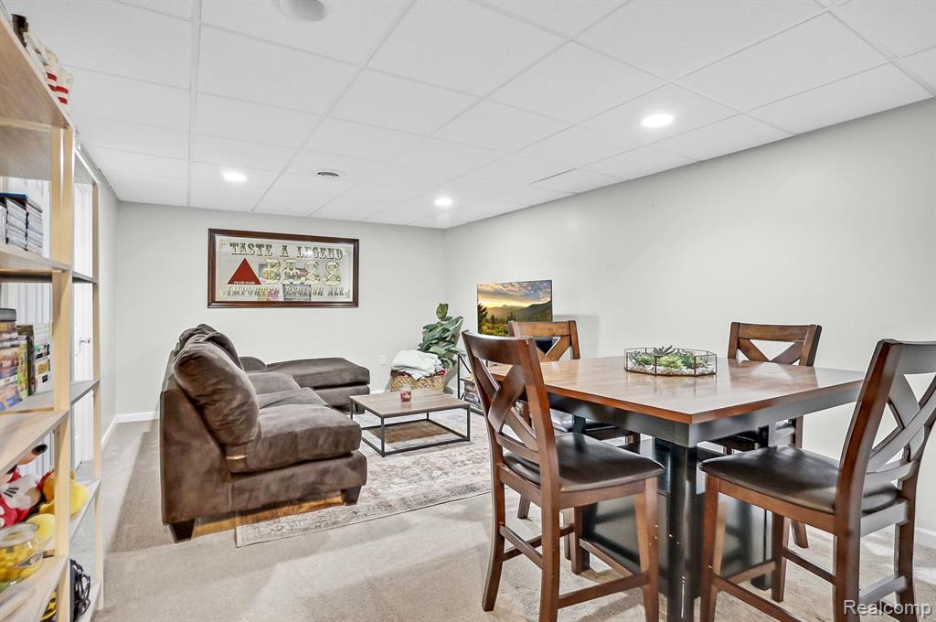 525 WINWOOD Circle, Walled Lake, MI 48390 — Photo 37