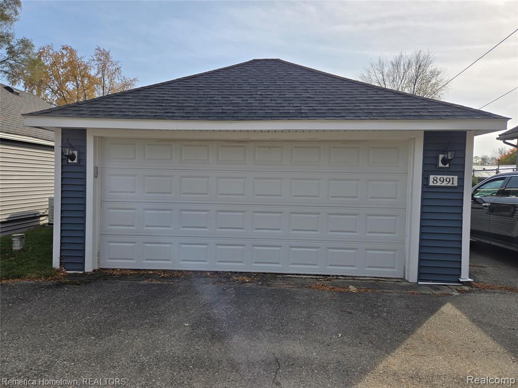 8991 LakeView Drive, White Lake, MI — Photo 31