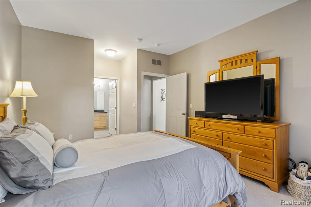 3951 CORNERSTONE Drive, 165, Canton, MI 48188 — Photo 17