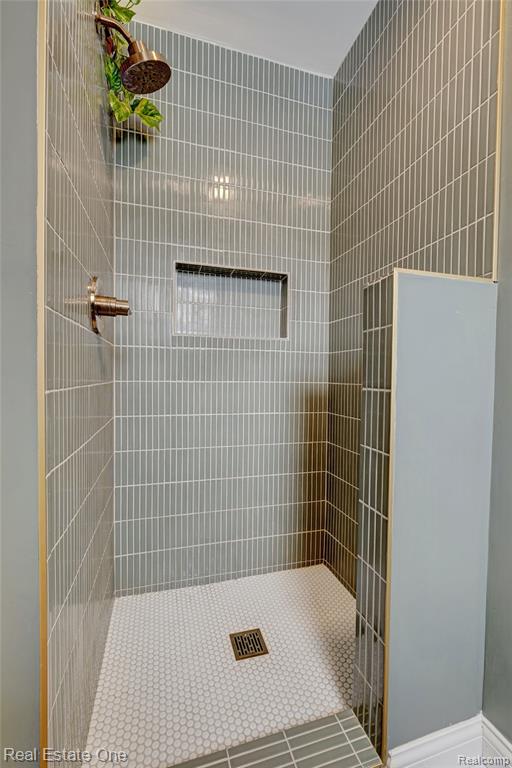 10147 Erie Street, Goodrich Vlg, MI — Photo 28