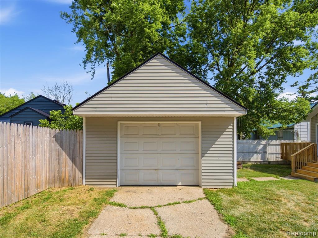 84 W End Avenue, Waterford, MI 48328 — Photo 4