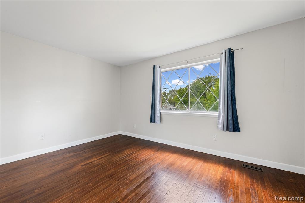 29296 Gloede Drive, Warren, MI 48088 — Photo 13