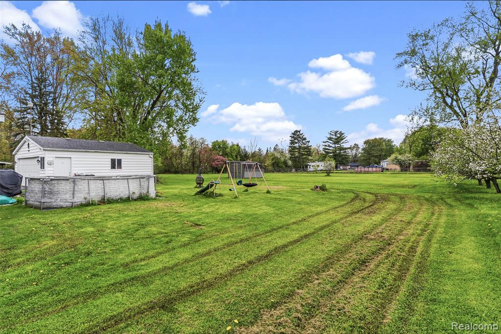 3102 Coin Street, Burton, MI 48519 — Photo 14