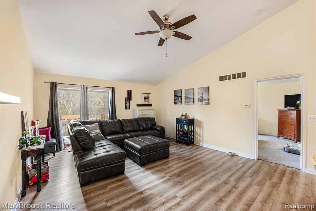 205 JONATHON Drive, Almont, MI 48003 — Photo 12