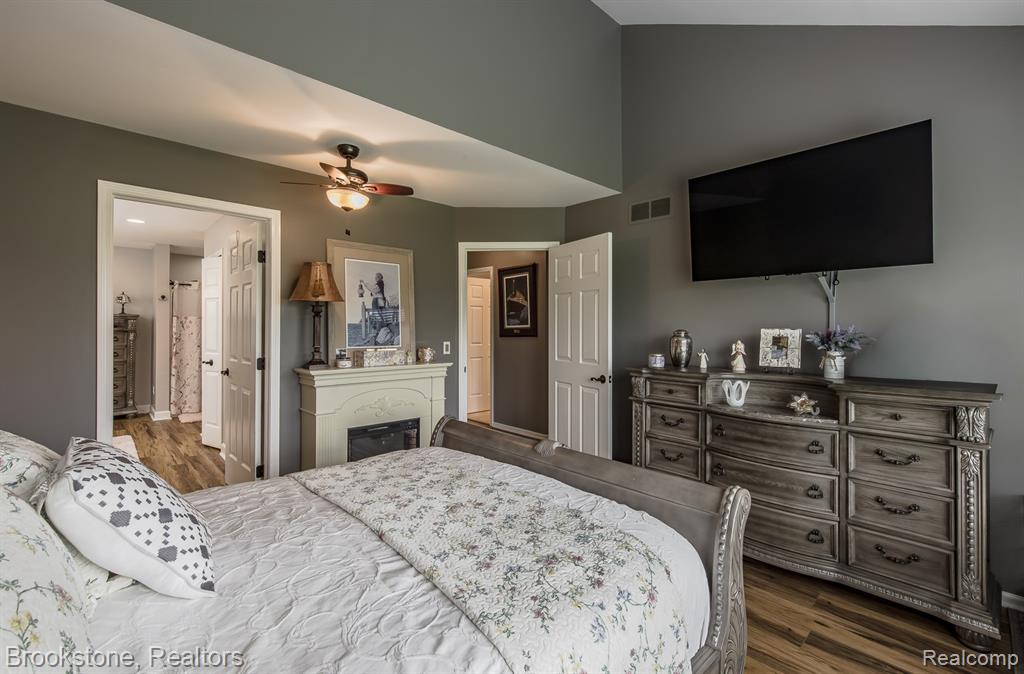 4808 New Haven Drive, Howell, MI 48843 — Photo 23