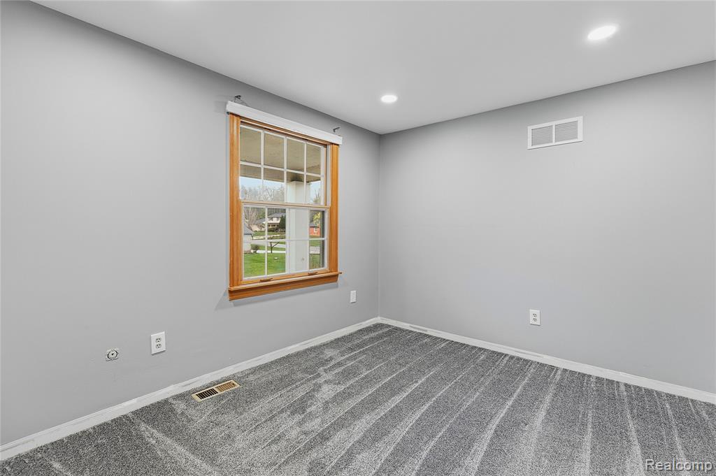 5119 Greenbriar Drive, West Bloomfield, MI 48323 — Photo 30