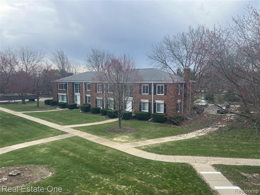 780 E Fox Hills Drive, Bloomfield Hills, MI 48304 — Photo 21