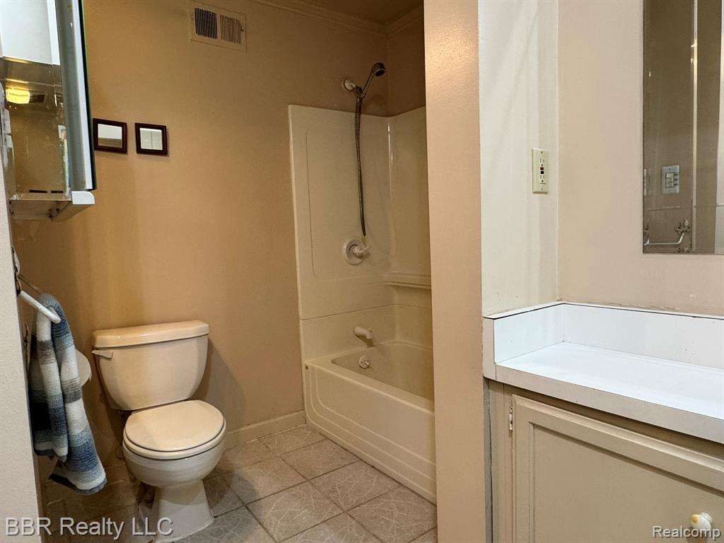 8337 Colony Drive, 4, Grosse Ile, MI 48138 — Photo 14