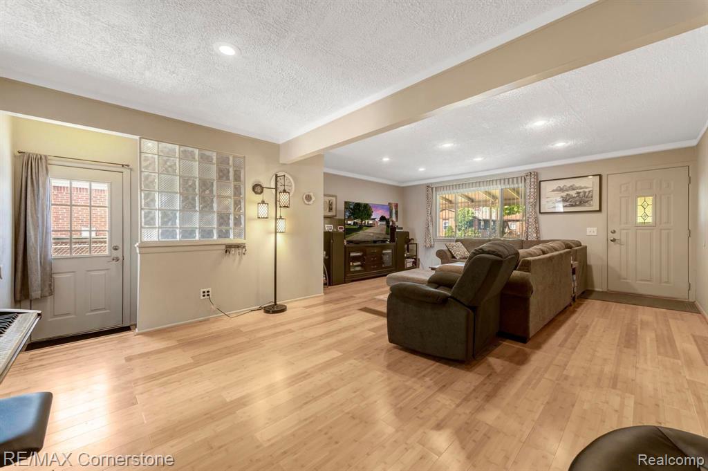 7018 BISON Street, Westland, MI — Photo 6