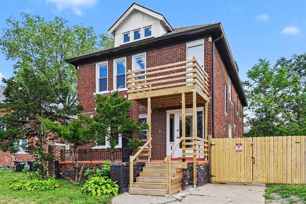 2731 Elmhurst Street - Photo 3