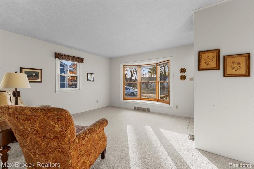 4514 Thorncroft Avenue, Royal Oak, MI 48073 — Photo 4