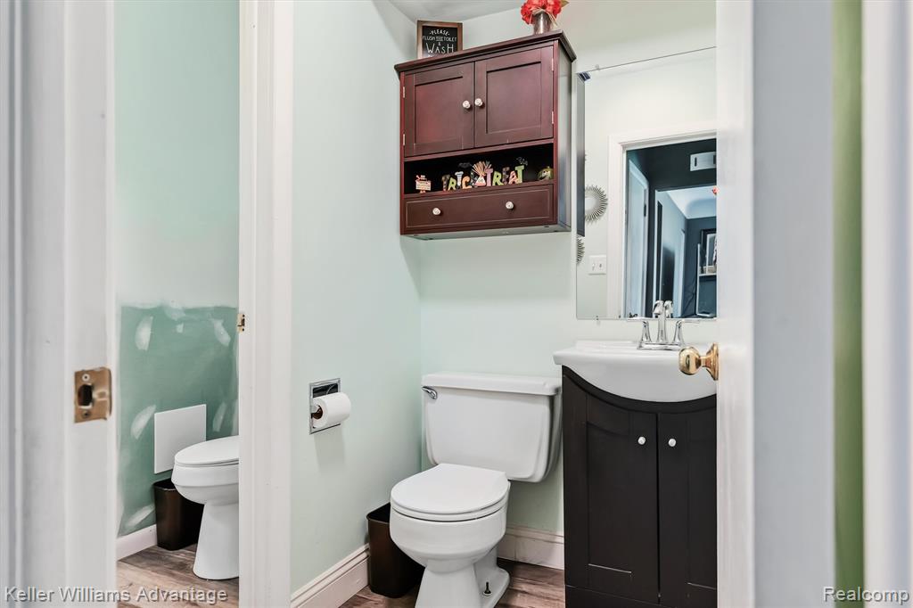671 E Crest Lane, South Lyon, MI 48178 — Photo 28