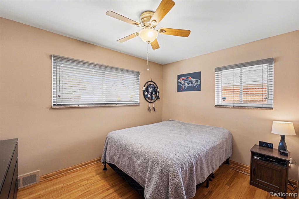 9001 Denne Street, Livonia, MI 48150 — Photo 12