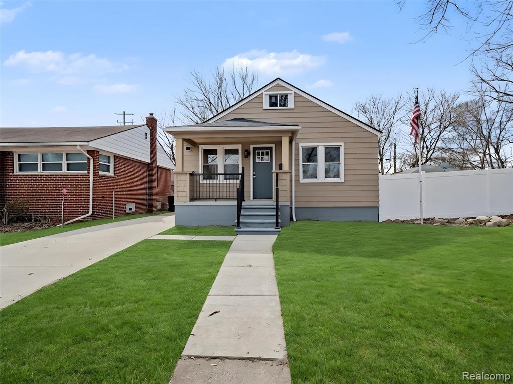 1032 E Maxlow Avenue, Hazel Park, MI 48030 — front exterior