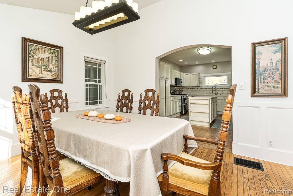 629 N Calhoun Street, Lapeer, MI 48446 — Photo 8
