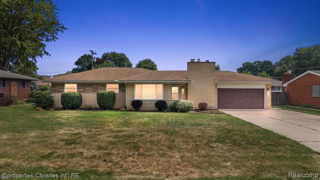 37674 Andrew Drive, Sterling Heights, MI 48312