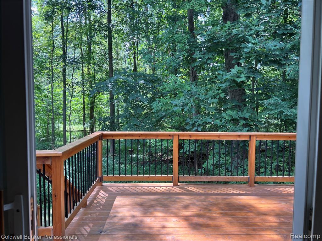 654 Chestnut Drive, Wixom, MI 48393 — Photo 22