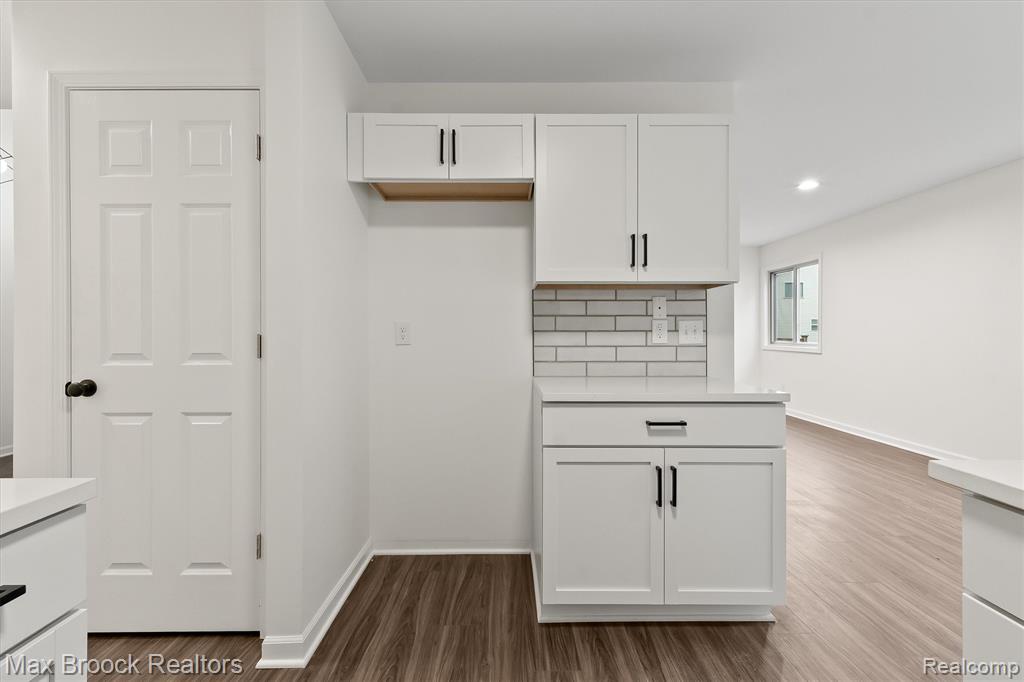 24530 Pineview Street, Oak Park, MI 48237 — Photo 16