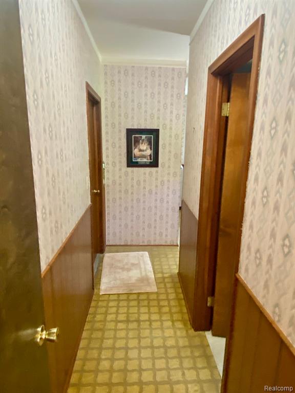 6643 GUILDFORD Drive, Shelby Twp, MI 48316 — Photo 8