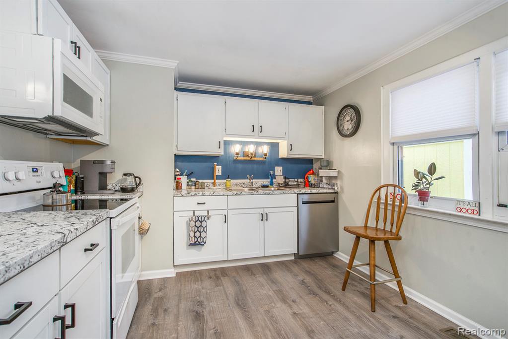 11 Metroview Court, Ann Arbor, MI 48108 — Photo 9
