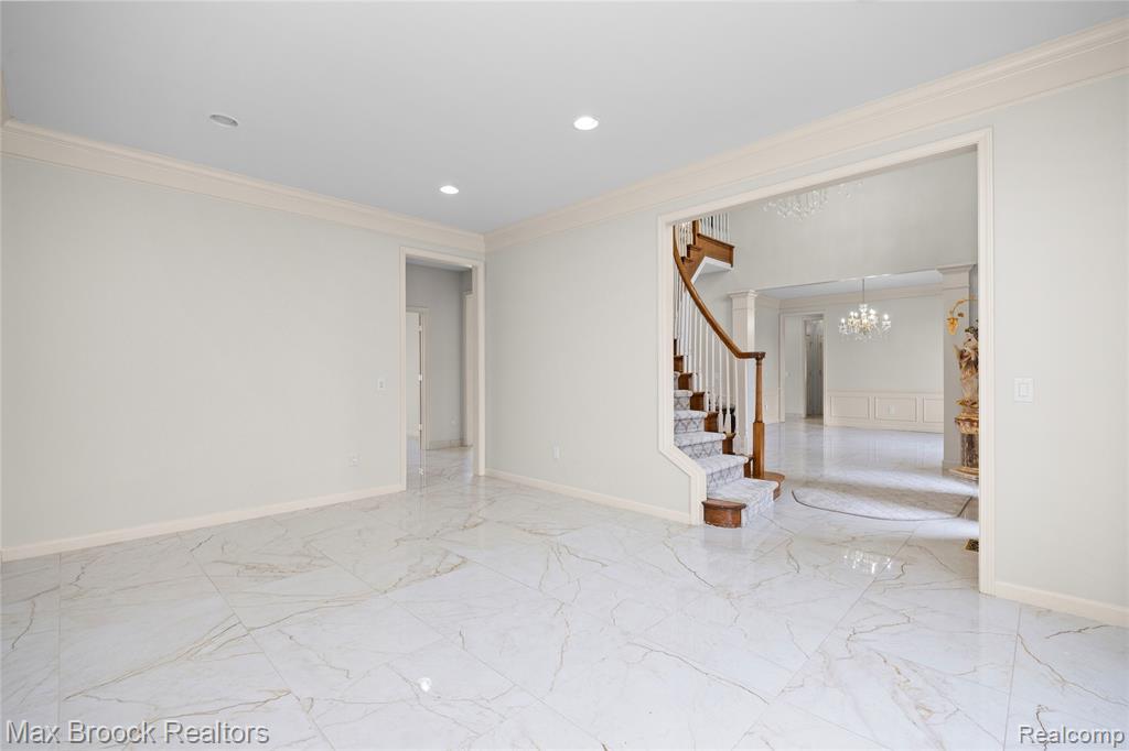 7083 Chatham Court, West Bloomfield, MI — Photo 9