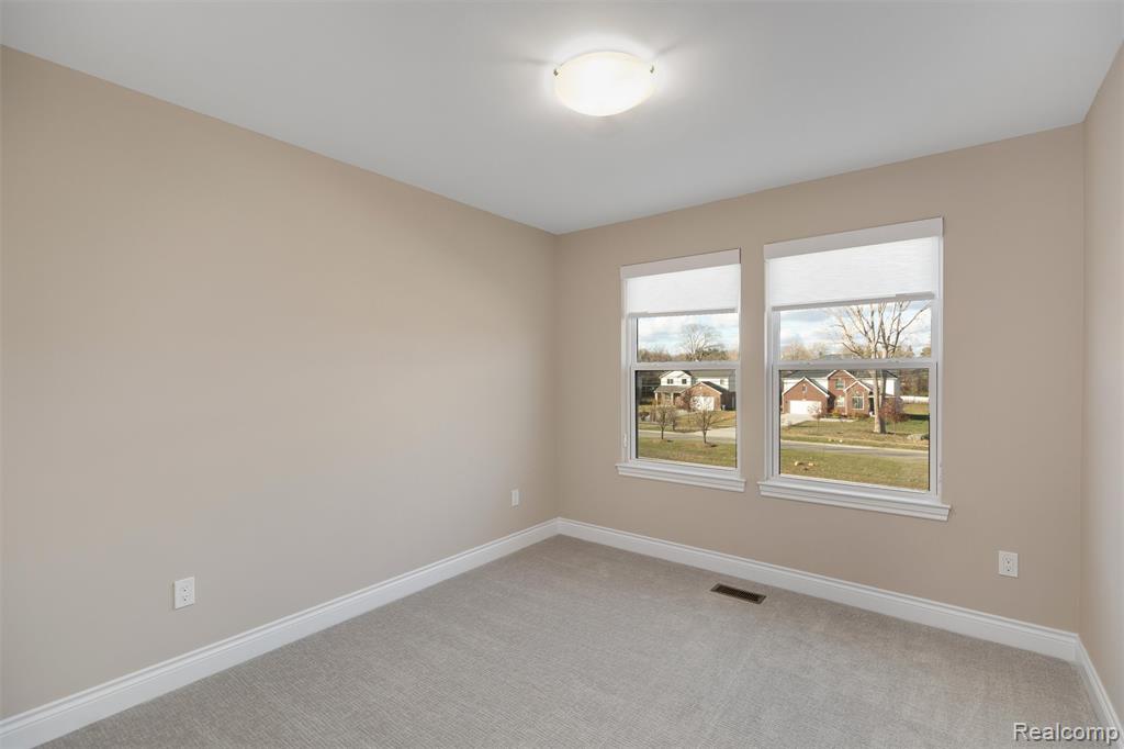 811 Balmoral Ln, Troy, MI 48085 — Photo 19