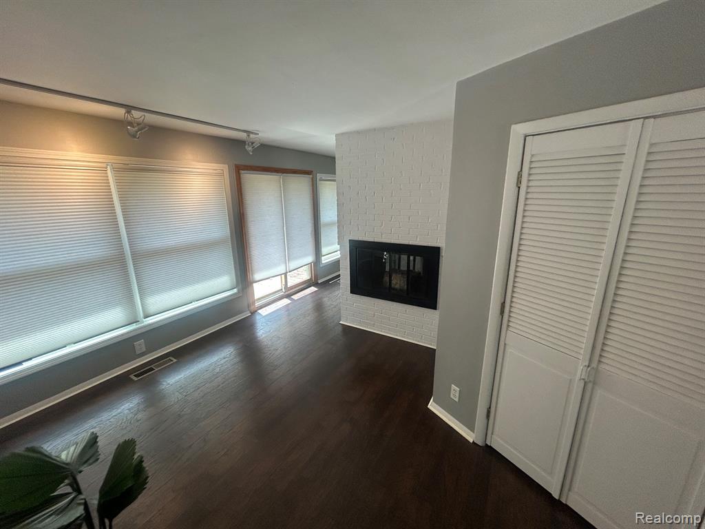 5303 W Briarcliff Knoll Drive, West Bloomfield, MI — Photo 15