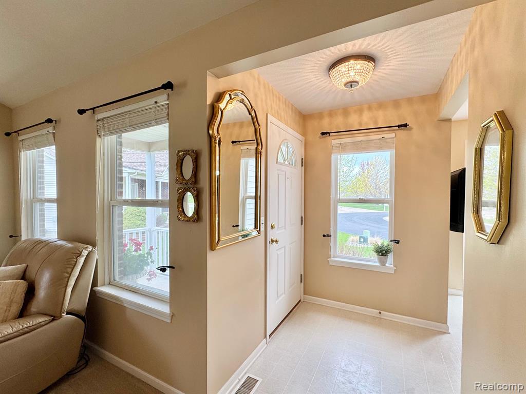 6349 Kings Court, Flushing, MI 48433 — Photo 5