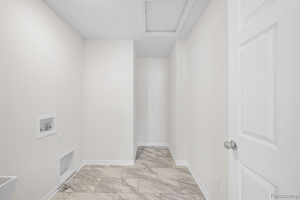 414 Hidden River W, Holly, MI 48442 — Photo 15
