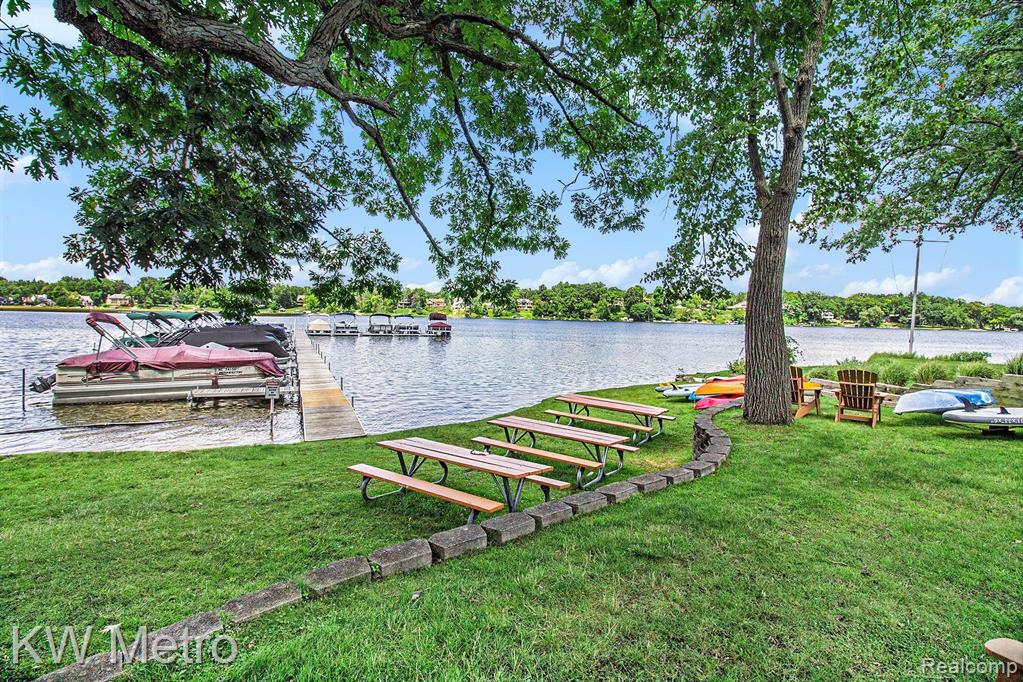 4491 DECKERLAND Street, West Bloomfield, MI 48323 — Photo 28