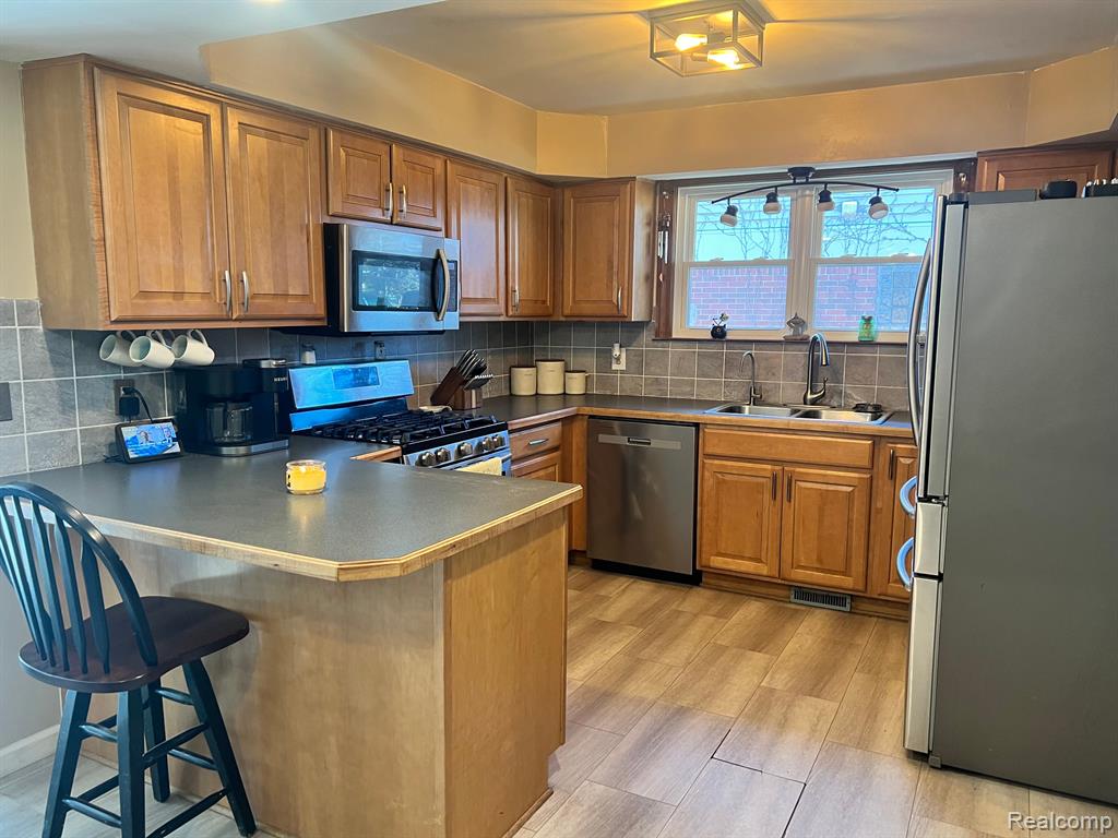 5345 FERN Avenue, Grand Blanc, MI 48439 — Photo 6