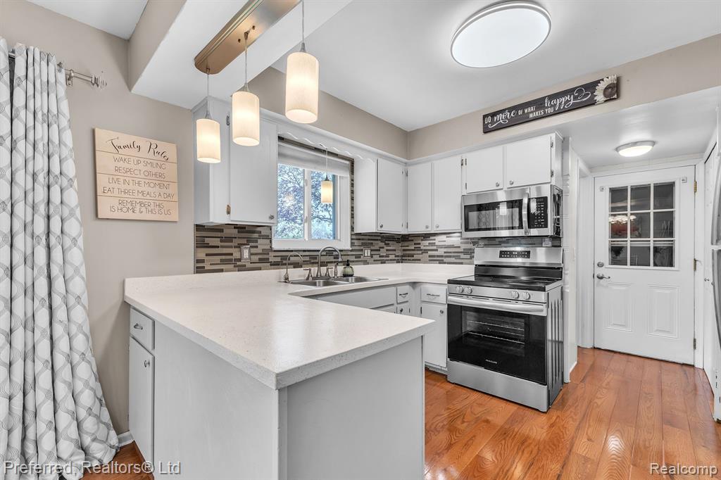 8722 WOODSHIRE Drive, White Lake, MI — Photo 15