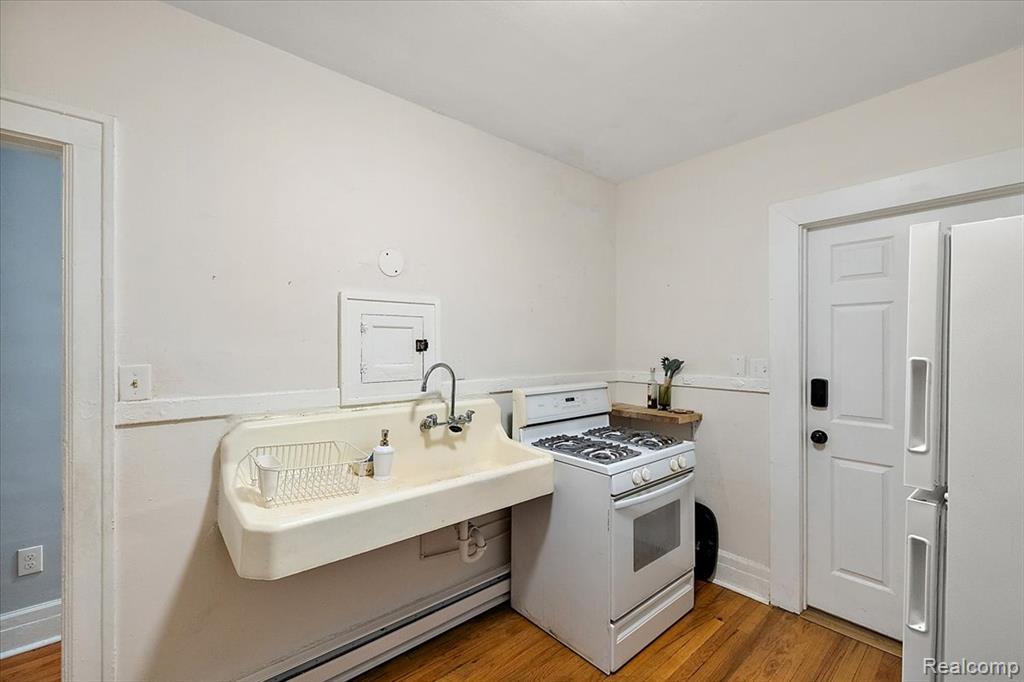 2256 W Philadelphia Street, Detroit, MI 48206 — Photo 18