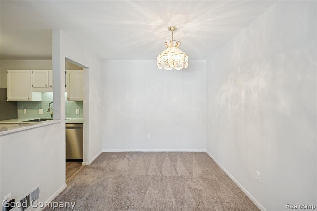 9200 North Drive, Saint Clair Shores, MI 48082 — Photo 11