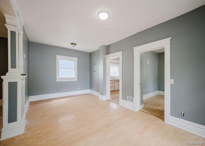 421 N PENNSYLVANIA Avenue, Lansing, MI 48912 — Photo 5