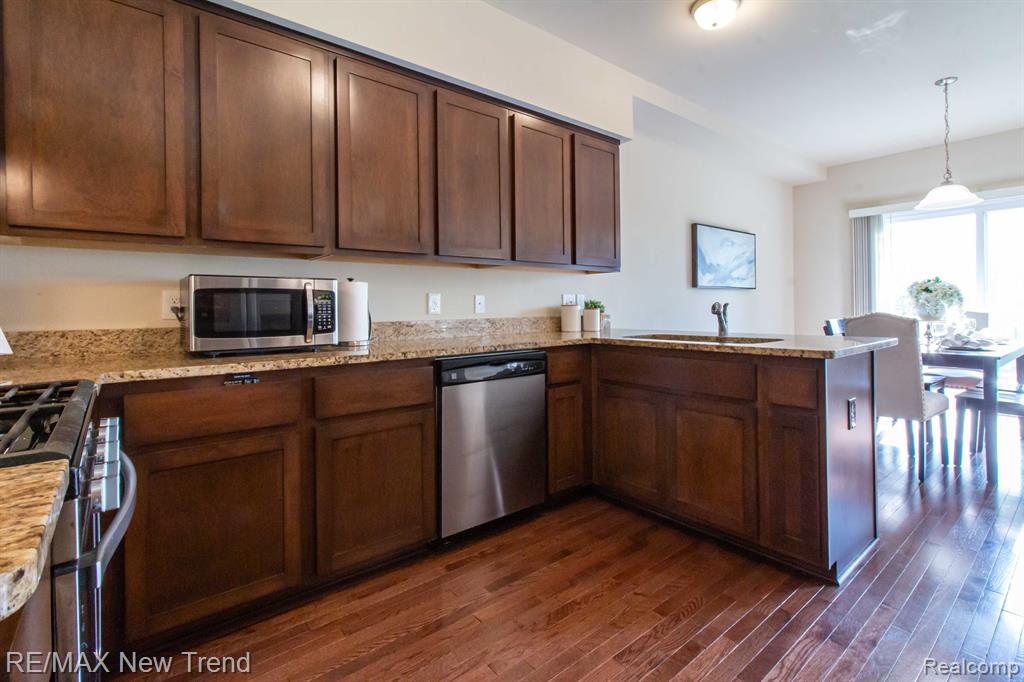 24485 ROSEMONT Drive, South Lyon, MI 48178 — Photo 17