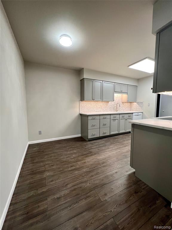 521 E UNIVERSITY Drive, Rochester, MI 48307 — Photo 11