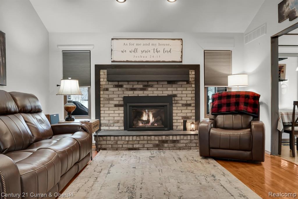 21539 Deerfield Drive, Woodhaven, MI 48183 — Photo 6
